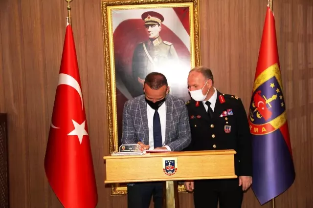 Ağrı Milli Eğitim Müdürü Tekin, Jandarma Teşkilatı'nın 182. kuruluş yıl dönümünü kutladı Ağrı Milli Eğitim Müdürü Tekin, Jandarma Teşkilatı'nın 182. kuruluş yıl dönümünü kutladı