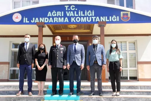 Ağrı Milli Eğitim Müdürü Tekin, Jandarma Teşkilatı'nın 182. kuruluş yıl dönümünü kutladı Ağrı Milli Eğitim Müdürü Tekin, Jandarma Teşkilatı'nın 182. kuruluş yıl dönümünü kutladı