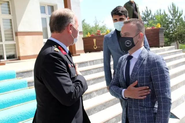 Ağrı Milli Eğitim Müdürü Tekin, Jandarma Teşkilatı'nın 182. kuruluş yıl dönümünü kutladı Ağrı Milli Eğitim Müdürü Tekin, Jandarma Teşkilatı'nın 182. kuruluş yıl dönümünü kutladı