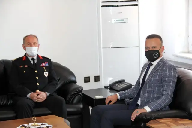 Ağrı Milli Eğitim Müdürü Tekin, Jandarma Teşkilatı'nın 182. kuruluş yıl dönümünü kutladı Ağrı Milli Eğitim Müdürü Tekin, Jandarma Teşkilatı'nın 182. kuruluş yıl dönümünü kutladı