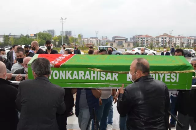 Antalya'daki kazada hayatını kaybeden bisiklet sürücüsü genç kız, Afyonkarahisar'da defnedildi Antalya'daki kazada hayatını kaybeden bisiklet sürücüsü genç kız, Afyonkarahisar'da defnedildi