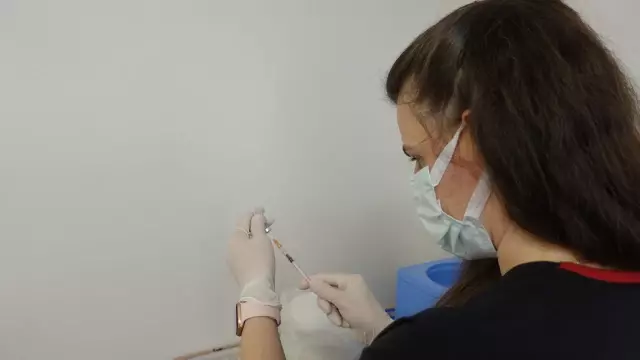 40 yaş ve üstü vatandaşlar aşılanmaya başlandı 40 yaş ve üstü vatandaşlar aşılanmaya başlandı