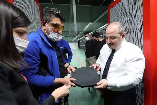 Bakan Varank, yerli balistik çözümler üreten Nurol Teknoloji'yi ziyaret etti (1)