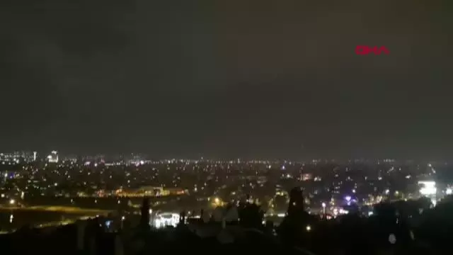Bursa'da sağanak etkili oldu, bazı cadde ve sokakları su bastı Bursa'da sağanak etkili oldu, bazı cadde ve sokakları su bastı