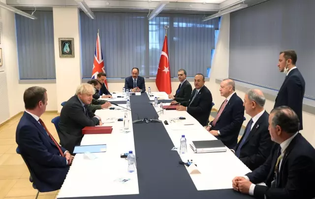 Cumhurbaşkanı Erdoğan, Birleşik Krallık Başbakanı Johnson ile bir araya geldi