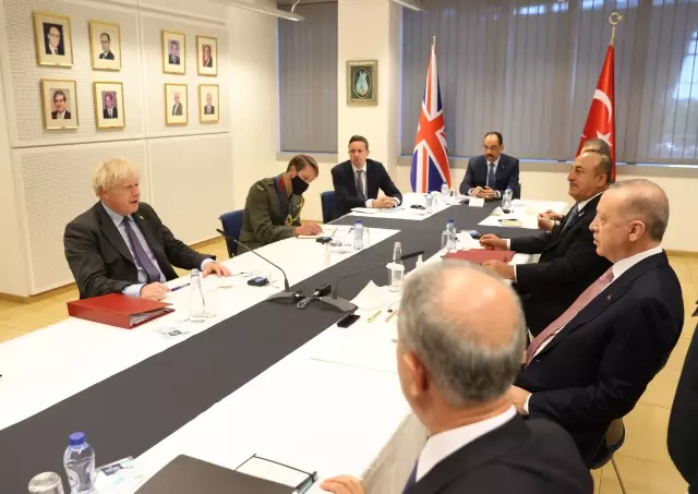 Cumhurbaşkanı Erdoğan, Birleşik Krallık Başbakanı Johnson ile bir araya geldi