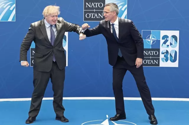Cumhurbaşkanı Erdoğan, Stoltenberg tarafından resmi olarak karşılandı