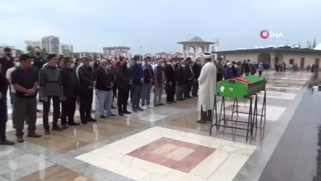 Genç kıza çarpıp, ölümüne neden olan sürücü serbest bırakıldı Genç kıza çarpıp, ölümüne neden olan sürücü serbest bırakıldı