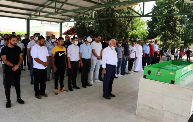 Havuz faciasında ölen Deniz son yolculuğuna uğurlandı Havuz faciasında ölen Deniz son yolculuğuna uğurlandı