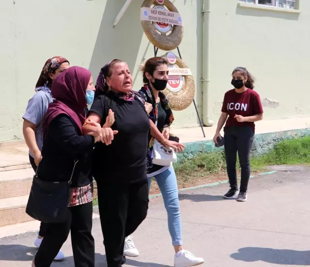 Havuz faciasında ölen Deniz son yolculuğuna uğurlandı Havuz faciasında ölen Deniz son yolculuğuna uğurlandı