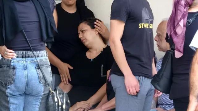 Havuz faciasında ölen Deniz son yolculuğuna uğurlandı Havuz faciasında ölen Deniz son yolculuğuna uğurlandı