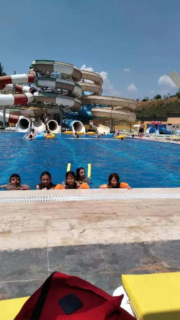Havuzda boğulan 10 yaşındaki Deniz, gözyaşlarıyla toprağa verildi Havuzda boğulan 10 yaşındaki Deniz, gözyaşlarıyla toprağa verildi