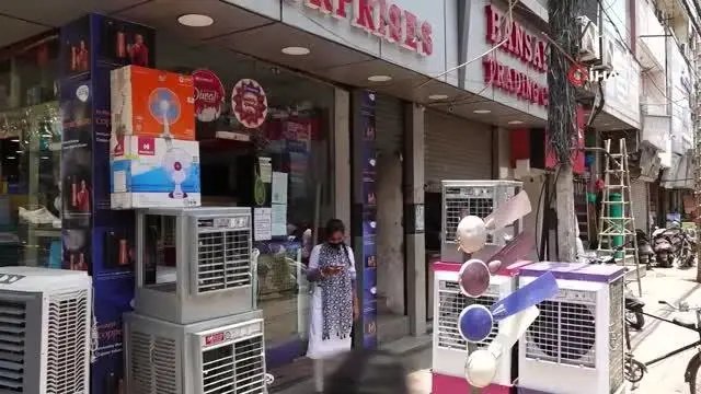 Hindistan'da son 74 günün en düşük vaka sayısıHindistan son 24 saatte 70 bin 421 vaka Hindistan'da son 74 günün en düşük vaka sayısıHindistan son 24 saatte 70 bin 421 vaka