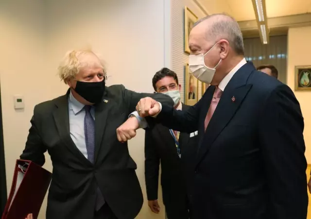 Cumhurbaşkanı Erdoğan ile İngiltere Başbakanı Johnson ticaret ve savunma alanlarında anlaşma sağladı Cumhurbaşkanı Erdoğan ile İngiltere Başbakanı Johnson ticaret ve savunma alanlarında anlaşma sağladı
