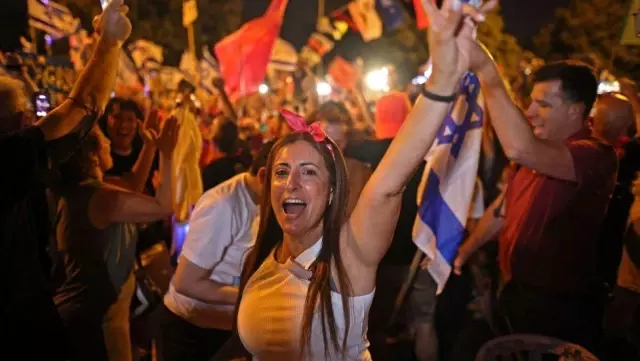 İsrail'de koalisyon hükümeti güvenoyu aldı; Netanyahu'nun 12 yıllık iktidarı son buldu