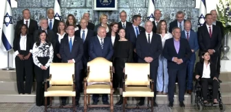Son dakika haber... İsrail'de yeni hükümet aile fotoğrafı çektirdi