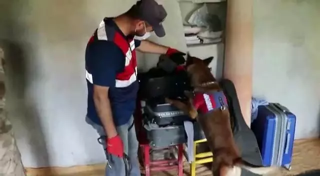 Jandarmadan nefes kesen uyuşturucu operasyonu: 3 ay takip sonucu yakalandılar