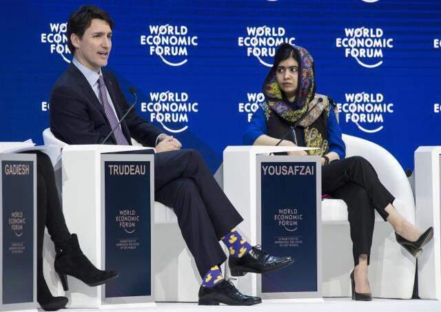 Kanada Başbakanı Justin Trudeau'nun renkli çorapları Nato Zirvesi'ne damgasını vurdu Kanada Başbakanı Justin Trudeau'nun renkli çorapları Nato Zirvesi'ne damgasını vurdu