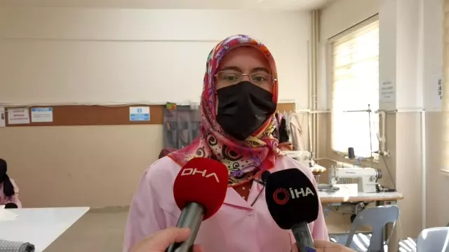 Mobilyada kadın eli
