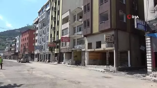 Trabzon'da bir dönem tarih oldu, oteller bölgesi yıkılmaya başlandı