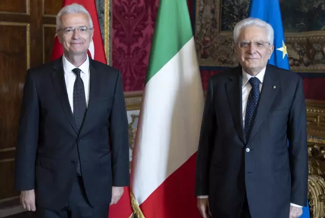 Son dakika haberleri... Türkiye'nin Roma Büyükelçisi Gücük, İtalya Cumhurbaşkanı Mattarella'ya güven mektubunu sundu Son dakika haberleri... Türkiye'nin Roma Büyükelçisi Gücük, İtalya Cumhurbaşkanı Mattarella'ya güven mektubunu sundu
