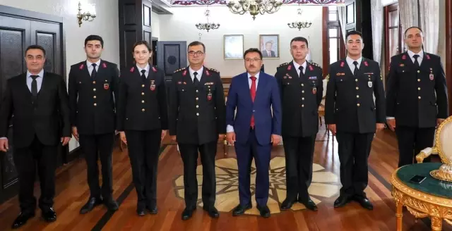 Vali Çiçek, huzur ve asayişi sağlayan jandarma personelinin sayısını açıkladı Vali Çiçek, huzur ve asayişi sağlayan jandarma personelinin sayısını açıkladı