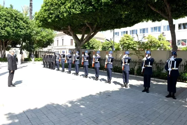 Mersin Valisi Su'dan İl Jandarma Komutanlığına ziyaret