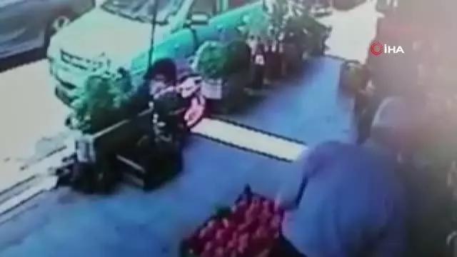 Yarım saatte iki ayrı hırsızlık... O anlar güvenlik kamerasına böyle yansıdı