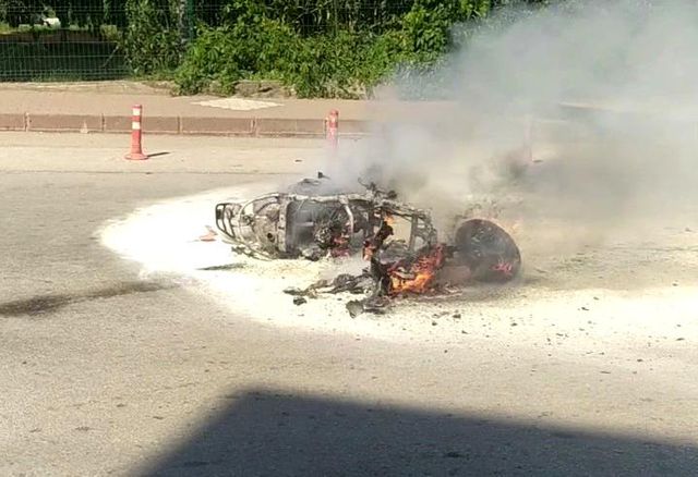 yeni aldigi motosikleti alev alev yandi kendi 3 14200507 o