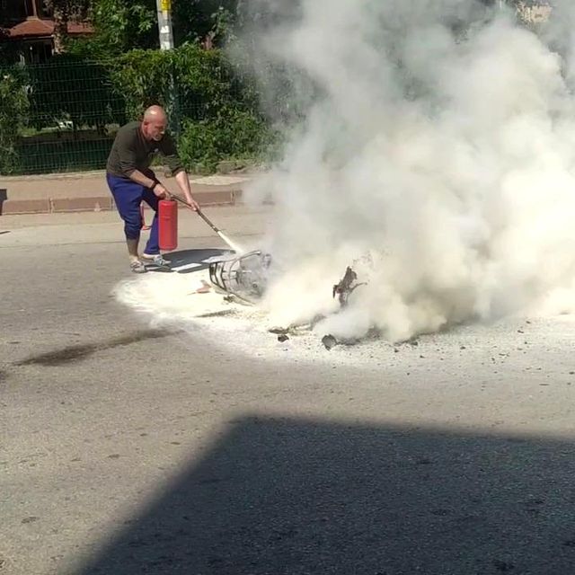 yeni aldigi motosikleti alev alev yandi kendi 7 14200507 o