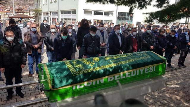 10 yaşındaki oğlunu boğarak öldüren baba, cezaevinde intihar etti 10 yaşındaki oğlunu boğarak öldüren baba, cezaevinde intihar etti