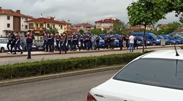 30 saat süren yargılamanın ardından 7 kişi tutuklandı
