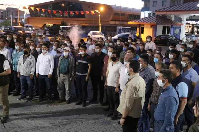 Belediye işçilerinin maaşına bin lira zam yapıldı Belediye işçilerinin maaşına bin lira zam yapıldı