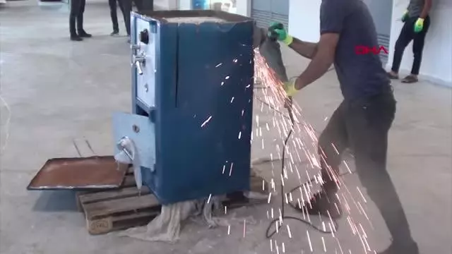 ÇELİK KASALARDA 304 KİLO UYUŞTURUCU ÇIKTI