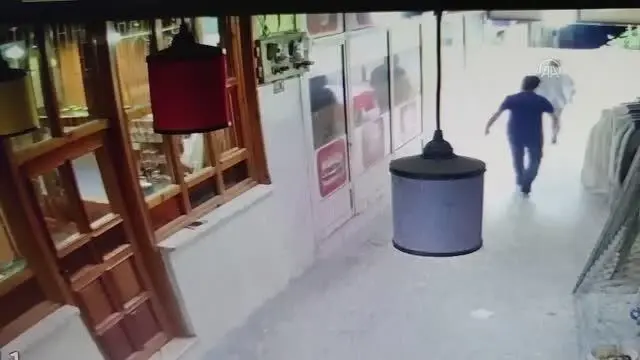 Son dakika haberi: Cep telefonu bataryasının patlaması güvenlik kamerasınca görüntülendi batarya,Cep telefonu,İnegöl,PATLAMA,