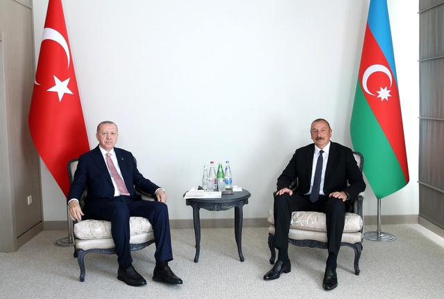 cumhurbaskani erdogan aliyev ile bir araya ge 2 14202196 o