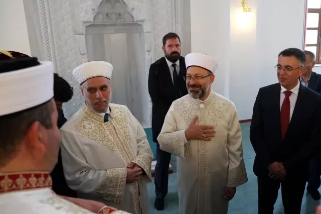 Diyanet İşleri Başkanı Erbaş, Bulgaristan'ın Kırcaali şehrindeki camileri ziyaret etti
