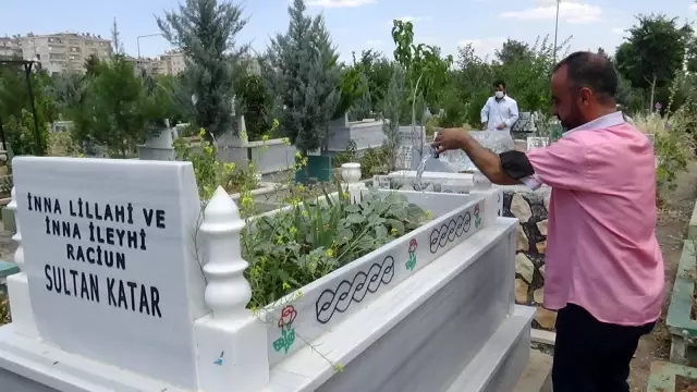 Diyarbakır'da kanser hastası kadının adına habersiz şekilde binlerce liralık ilaç yazıldığı iddiası Diyarbakır'da kanser hastası kadının adına habersiz şekilde binlerce liralık ilaç yazıldığı iddiası