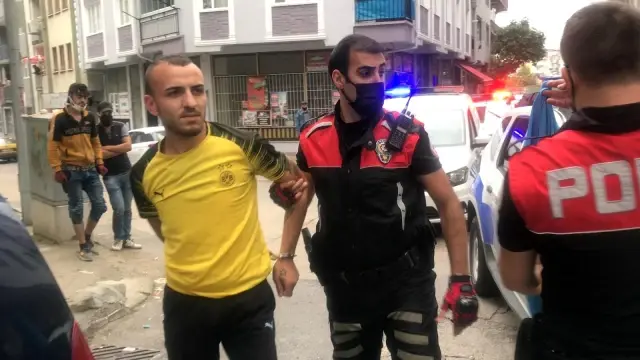 Son dakika... 'Dur' ihtarına uymayarak polise çarpan sürücü böyle yakalandı