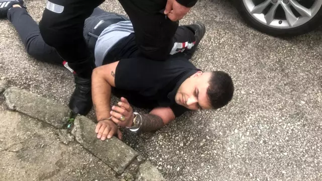 Son dakika... 'Dur' ihtarına uymayarak polise çarpan sürücü böyle yakalandı