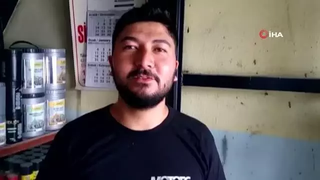 Gaz teli takılı kalan motosiklet, sürücüsünü böyle sürükledi