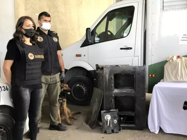 Gümrük Muhafaza ekiplerince çelik kasalarda 304 kilo uyuşturucu ele geçirildi