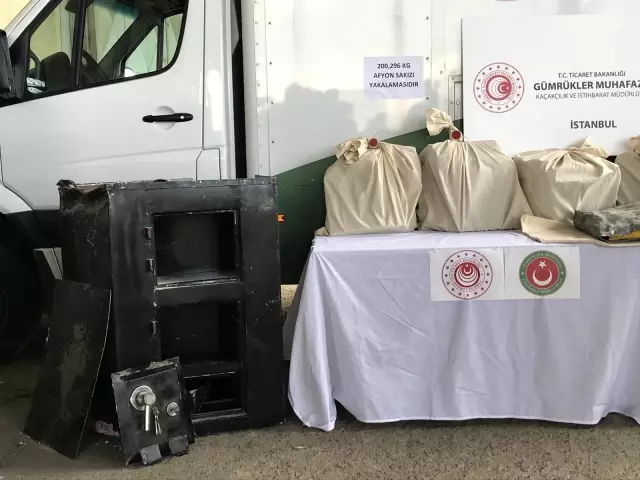 Gümrük Muhafaza ekiplerince çelik kasalarda 304 kilo uyuşturucu ele geçirildi