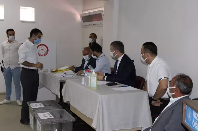 Hizan Kaymakamlığı Köylere Hizmet Götürme Birliği encümen seçimi yapıldı Hizan Kaymakamlığı Köylere Hizmet Götürme Birliği encümen seçimi yapıldı