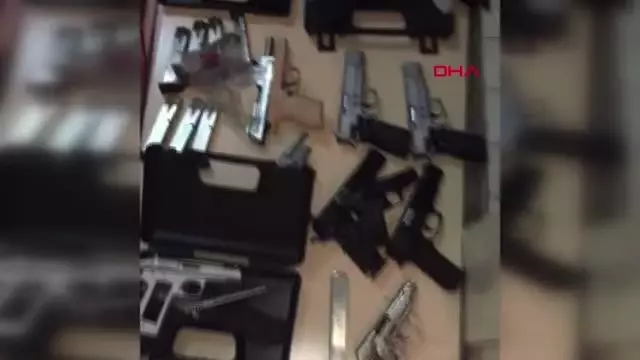 Son dakika haberi | İKİ İLDE YASA DIŞI SİLAH TİCARETİ OPERASYONU: 17 GÖZALTI Son dakika haberi | İKİ İLDE YASA DIŞI SİLAH TİCARETİ OPERASYONU: 17 GÖZALTI