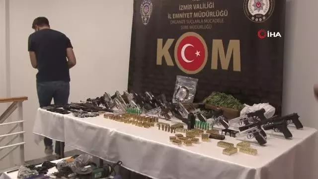 İzmir merkezli yasa dışı silah ticareti operasyonu: 17 gözaltı