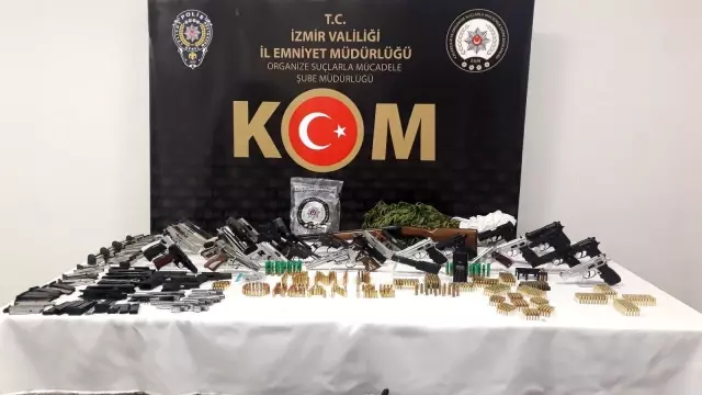 İzmir merkezli yasa dışı silah ticareti operasyonu: 17 gözaltı