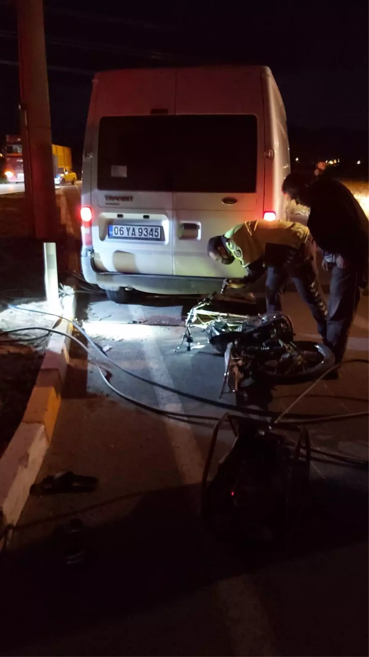 Konya'da minibüs ile motosiklet çarpıştı: 2 yaralı