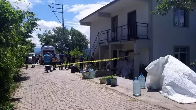 Evinin önünde silahlı saldırıya uğradı, mahalleli kanlar içinde buldu
