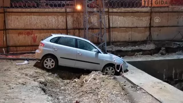 Metro şantiyesinde betona çarpan otomobildeki 2 kişi yaralandı